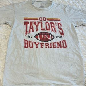 Go Taylor’s boyfriend